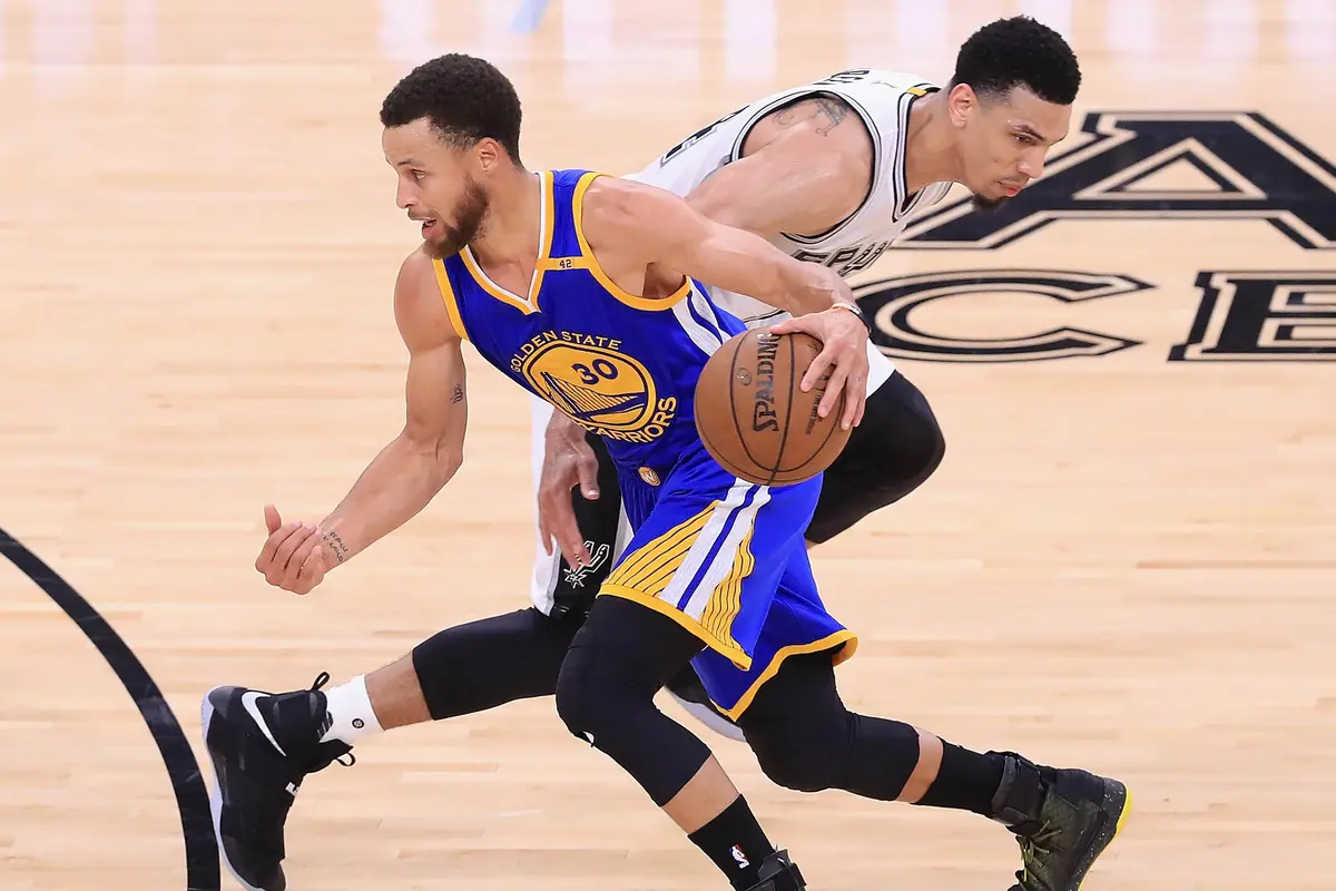 Permalukan Spurs, Warriors Selangkah Lagi Menuju Final