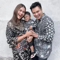 Sebagai suami, Baim pun menggantikan peran Paula dalam menjaga buah hatinya, Kiano Tiger Wong. Baim juga memastikan bahwa kondisi sang istri sekarang ini baik-baik saja. (Instagram/paula_verhoeven)