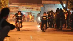 Hari pertama sahur diwarnai aksi balap liar di Jalan Margasatwa, Jati Padang, Pasar Minggu, Jakarta Selatan. Para pebalap itu didominasi anak muda. Tidak terlihat pihak keamanan menertibkan puluhan anak muda dengan kendaraannya yang menganggu Kamtibnas.