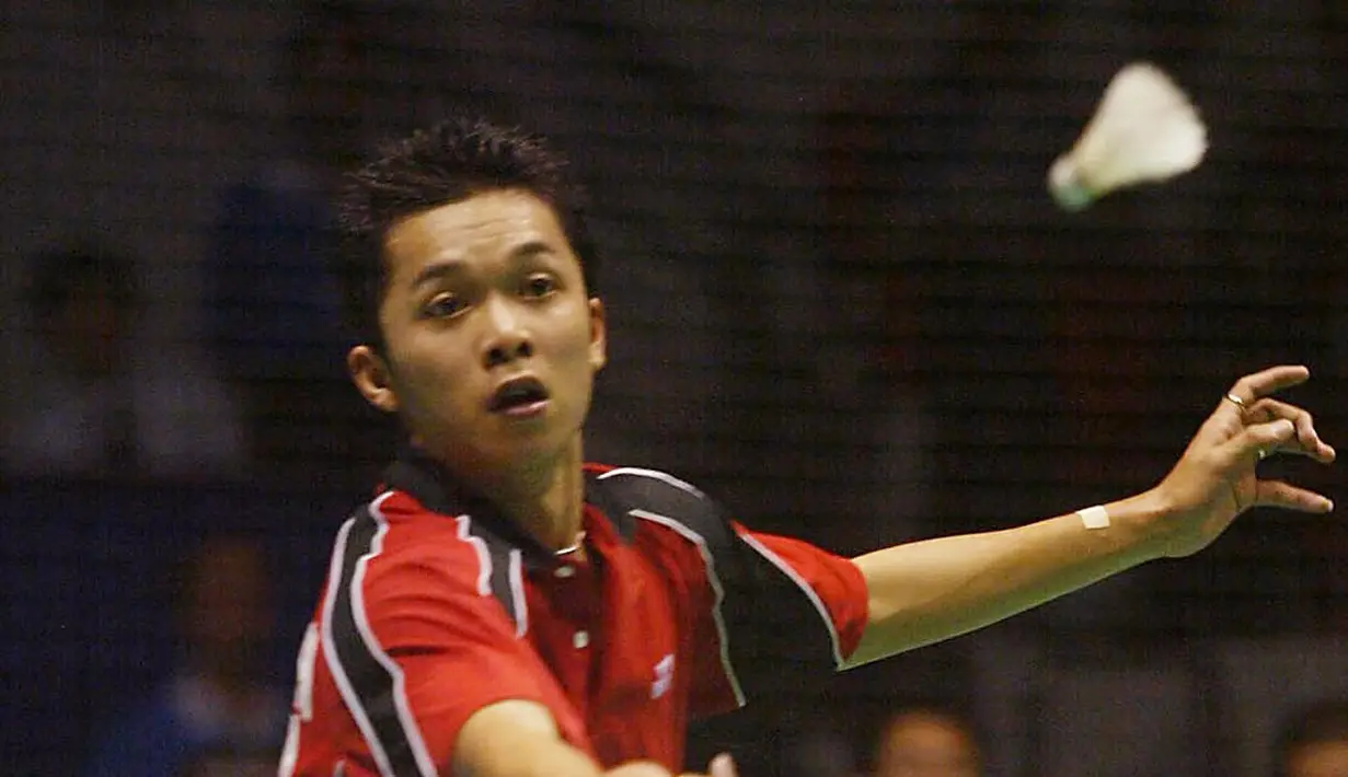 Saat itu Tim Thomas Indonesia diperkuat oleh Marleve Mainaky, Taufik Hidayat, Hendrawan, Budi Santoso, dan Rony Agustinus di sektor tunggal. (AFP/Peter Parks)