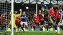 Kiper Everton, Jordan Pickford hampir saja menyetak gol penyeimbang ketika pertandingan antara Everton melawan Manchester United dalam lanjutan Premier League 2022/2023 menyisakan sedikit waktu. (AFP/Oli Scarff)