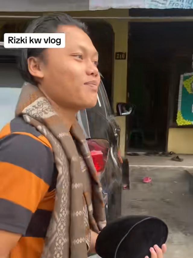 Pria Mirip Rizky Febian