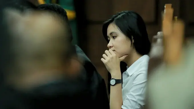 [Bintang] Tak Lagi Tenang, Ini 8 Potret Wajah Murung Jessica Wongso