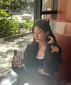 Kazuha LE SSERAFIM dengan outfit sporty. (instagram.com/zuhazana)