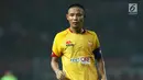 Pemain tengah Selangor FA, Evan Dimas Darmono saat laga persahabatan melawan Persija di Stadion Patriot Candrabhaga, Bekasi, Kamis (6/9). Persija kalah 1-2. (Liputan6.com/Helmi Fithriansyah)