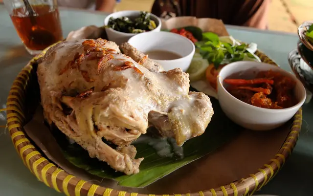 5. Ayam Ingkung