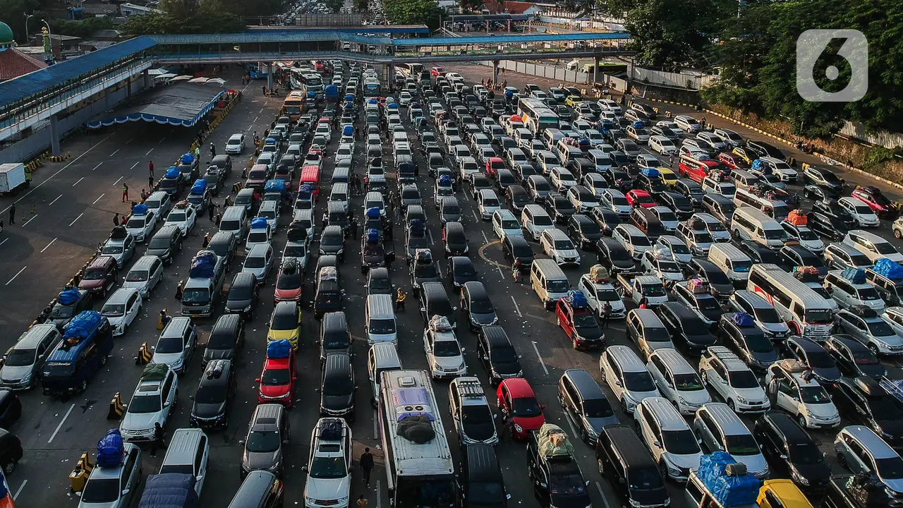 Puncak Arus Mudik di Pelabuhan Merak