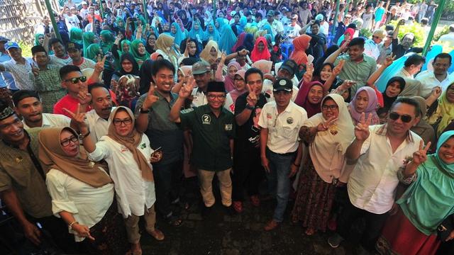 Mantan Wagub Sulsel, Agus Arifin Numang janji ingin buat jalan pintas ke Kabupaten Toraja, Sulsel (Liputan6.com/ Eka Hakim)