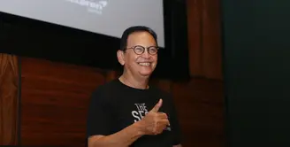 Pengalaman berurusan dengan polisi terkait narkoba pernah dialami oleh artis senior Roy Marten. Setidaknya telah dua kali tertangkap akibat narkoba.  Banyak pengalaman pahit dirasakan oleh Roy saat ketergantungan narkoba. (Nurwahyunan/Bintang.com)