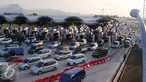 Jelang H-2 Lebaran, kemacetan panjang terjadi di gerbang Tol Palimanan, Jawa Barat, Rabu (15/7/15) Ribuan kendaraan terjebak macet hingga 38 Km antara jalan tol Cipali hingga tol Palikanci. (Liputan6.com/Herman Zakharia)