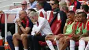 Ekspresi pelatih Arsenal, Arsene Wenger, saat timnya kalah dari West Ham United dalam pertandingan di Stadion Emirates, London. Minggu (9/8/2015). (Reuters/Eddie Keogh)