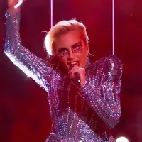 Penampilan Lady Gaga di halftime Super Bowl 2017 (aceshowbiz.com)