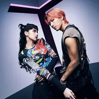 Gaya fashion Lisa Blackpink berkolaborasi dengan Taeyang BigBang, credit: Instagram (@__youngbae__)