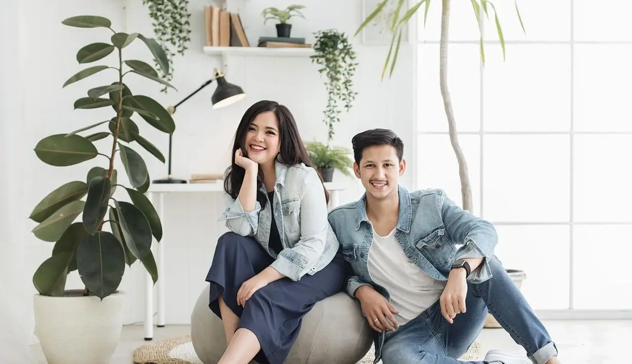 Lebih lanjut Tasya mengatakan, suaminya sudah menjalani sejumlah pengobatan demi kesembuhannya. Di antaranya adalah operasi, kemoterapi hingga radioterapi.
 (Instagram/tasyakamila)