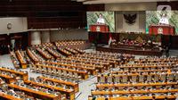 Dasco mengatakan, Rapat Paripurna kali ini dihadiri oleh 237 orang anggota DPR. Artinya, jumlah anggota DPR yang hadir tidak sampai setengahnya dari jumlah total 575 anggota. (Liputan6.com/Faizal Fanani)