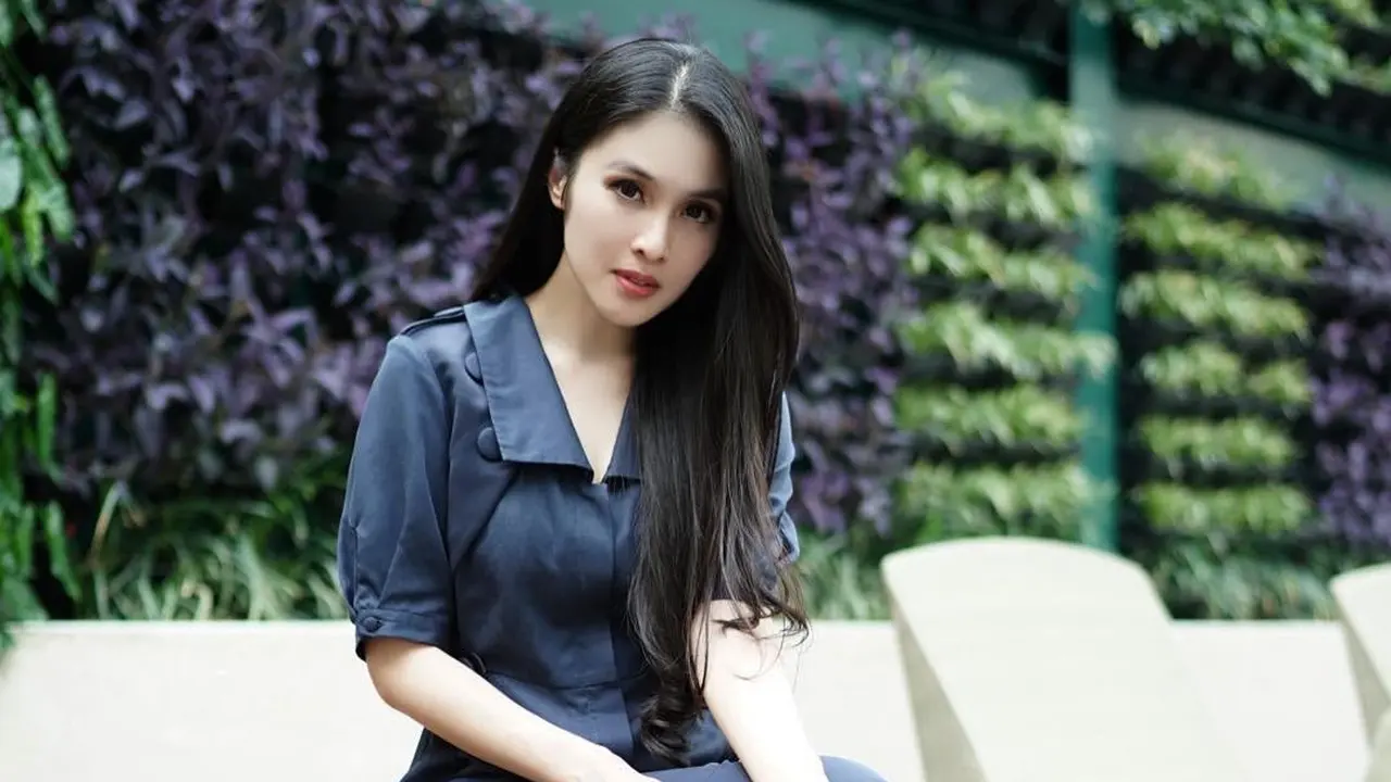 [Fimela] Sandra Dewi