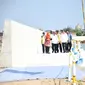 Presiden Joko Widodo (Jokowi) meninjau proyek pengendalian banjir dan rob tahap II Semarang, Jawa Tengah. (Dok Kementerian PUPR)
