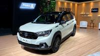 New Suzuki XL7 Hybrid Alpha Kuro hadir dengan aksen hitam dibeberapa bagian. (Liputan6.com / Septian Pamungkas)
