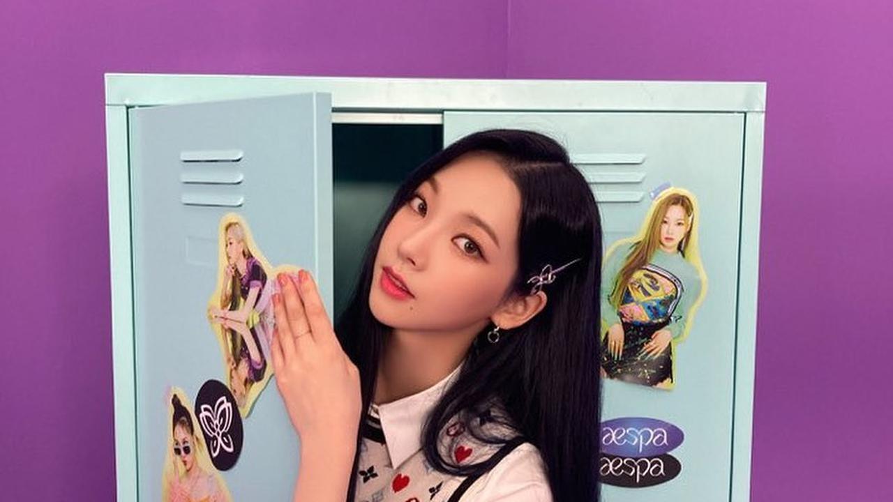 Yosh sochli yigit dostini sikadi