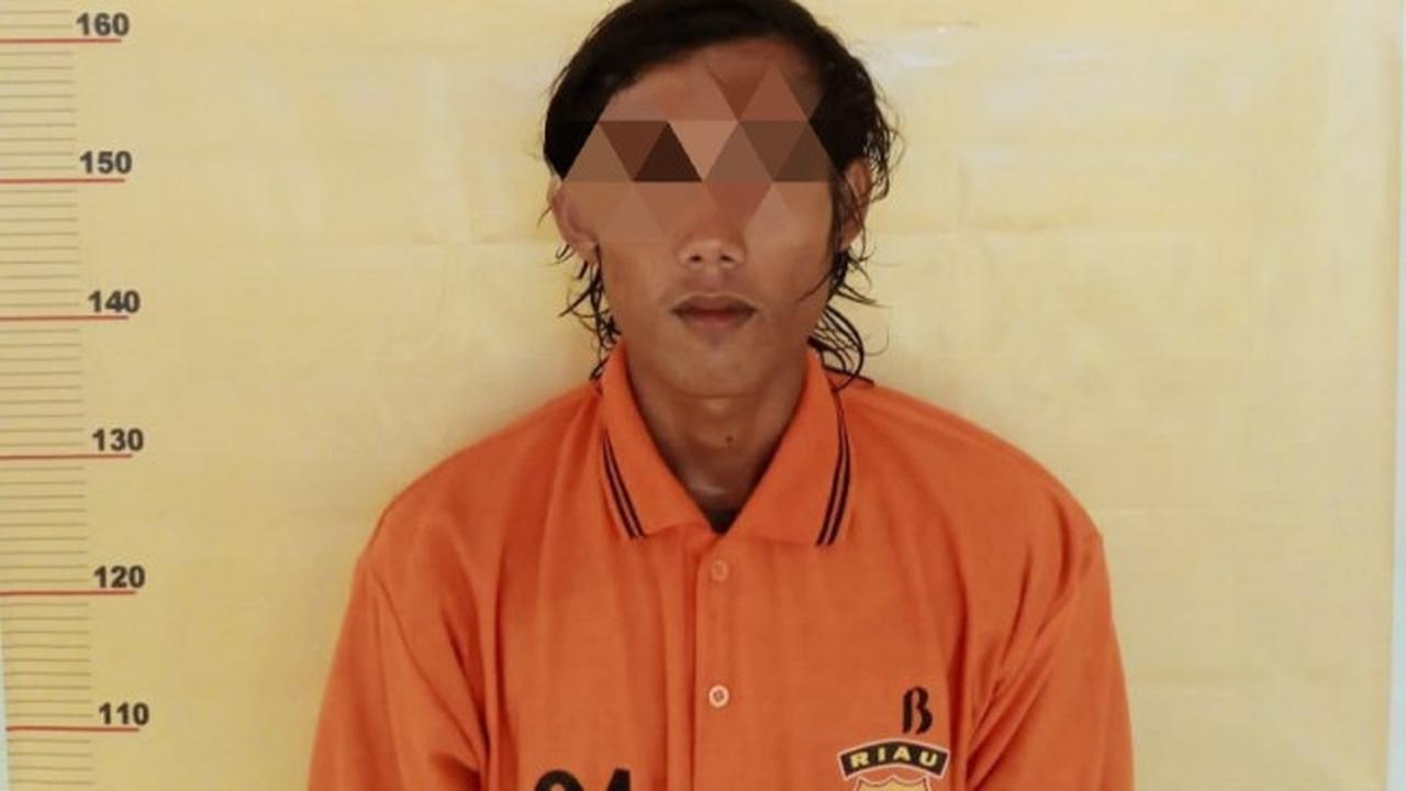 Pelaku penusukan terhadap ayah kandung di Kabupaten Rokan Hilir.