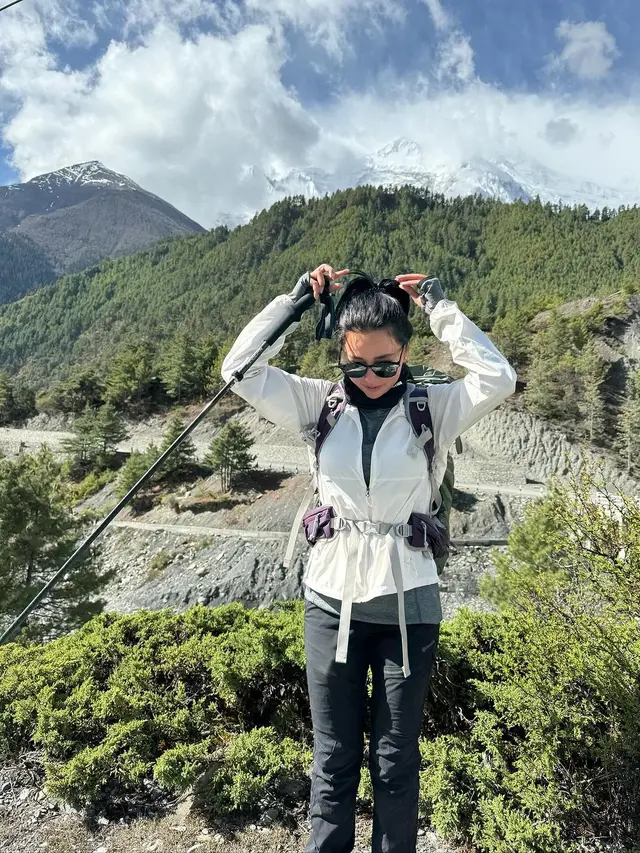 7 Potret Wendy Walters Taklukkan Gunung Annapurna, Disebut Paling Mematikan