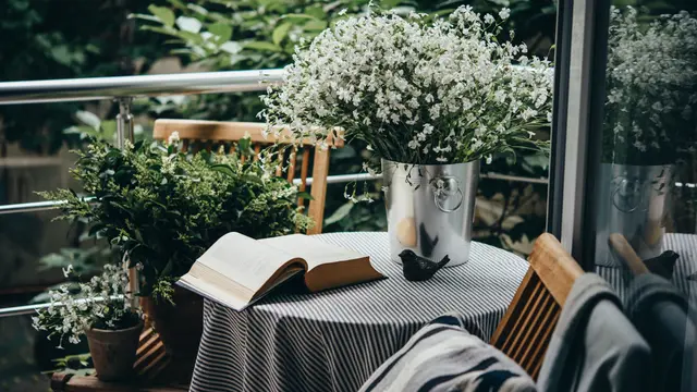 Tips Mempercantik Balkon Minimalis di Rumah agar Cozy dan Estetik