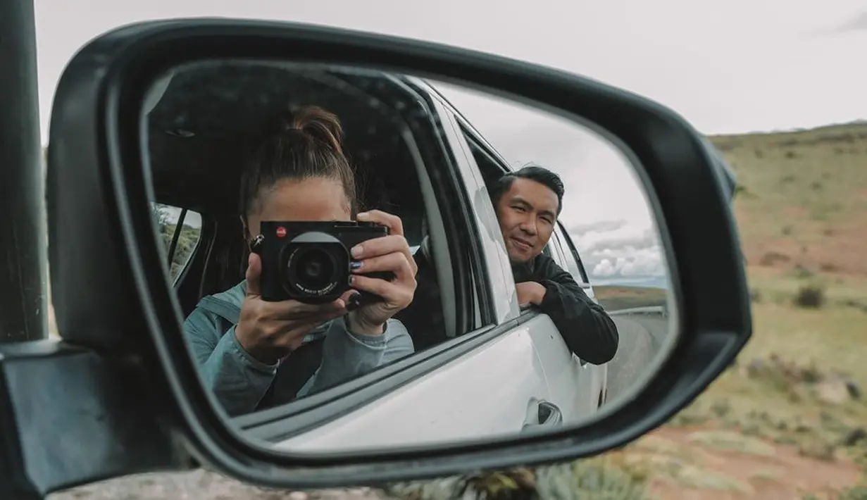 Tidak seperti kebanyakan perempuan lain, Nikita Willy mengaku tidak pernah melarang Indra Priawan. Namun ternyata, sang kekasih pun melakukan yang sama. Indra juga tak pernah melarang Nikita Willy. (Instagram/indpriw)