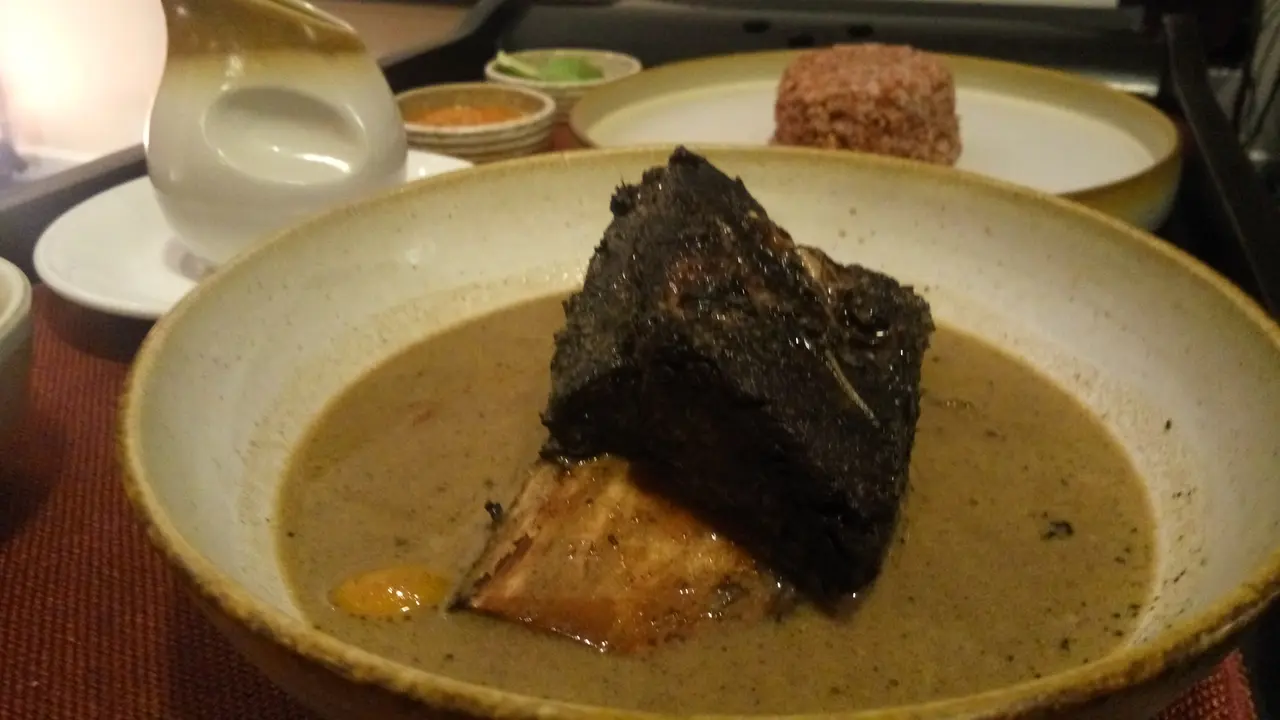 Menu buka puasa Iga Bakar Kluwak Kuah Brongkos