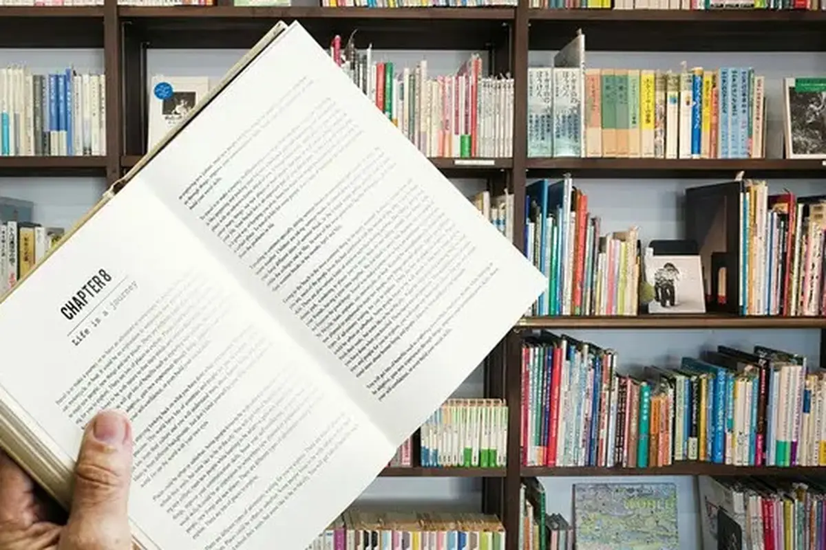 Ilustrasi perpustakaan. (dok. mohamed_hassan/Pixabay/Tri Ayu Lutfiani)