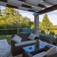 Ilustrasi Teras Rumah (Credit: Alen Rojnic/Unsplash)