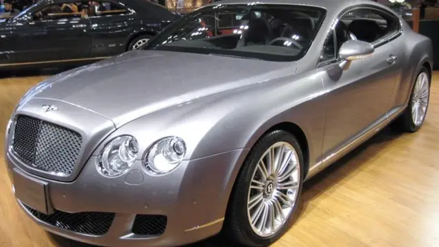 10 Mobil Idola Kalangan Selebritis Holywood