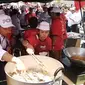 Pemecahan Rekor Masak dan Makan Mendoan di Banyumas, Jawa Tengah. (Foto: Liputan6.com/Muhamad Ridlo)