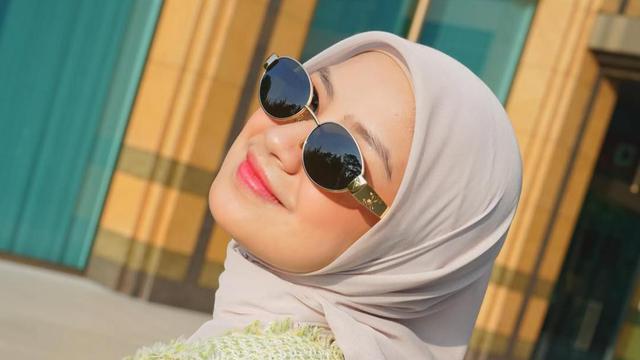 7 Inspirasi Hijab Nashwa Zahira, Stylish dengan Menggunakan Pashmina hingga Hijab Square. (credit:instagram.com/nashwaaaz)