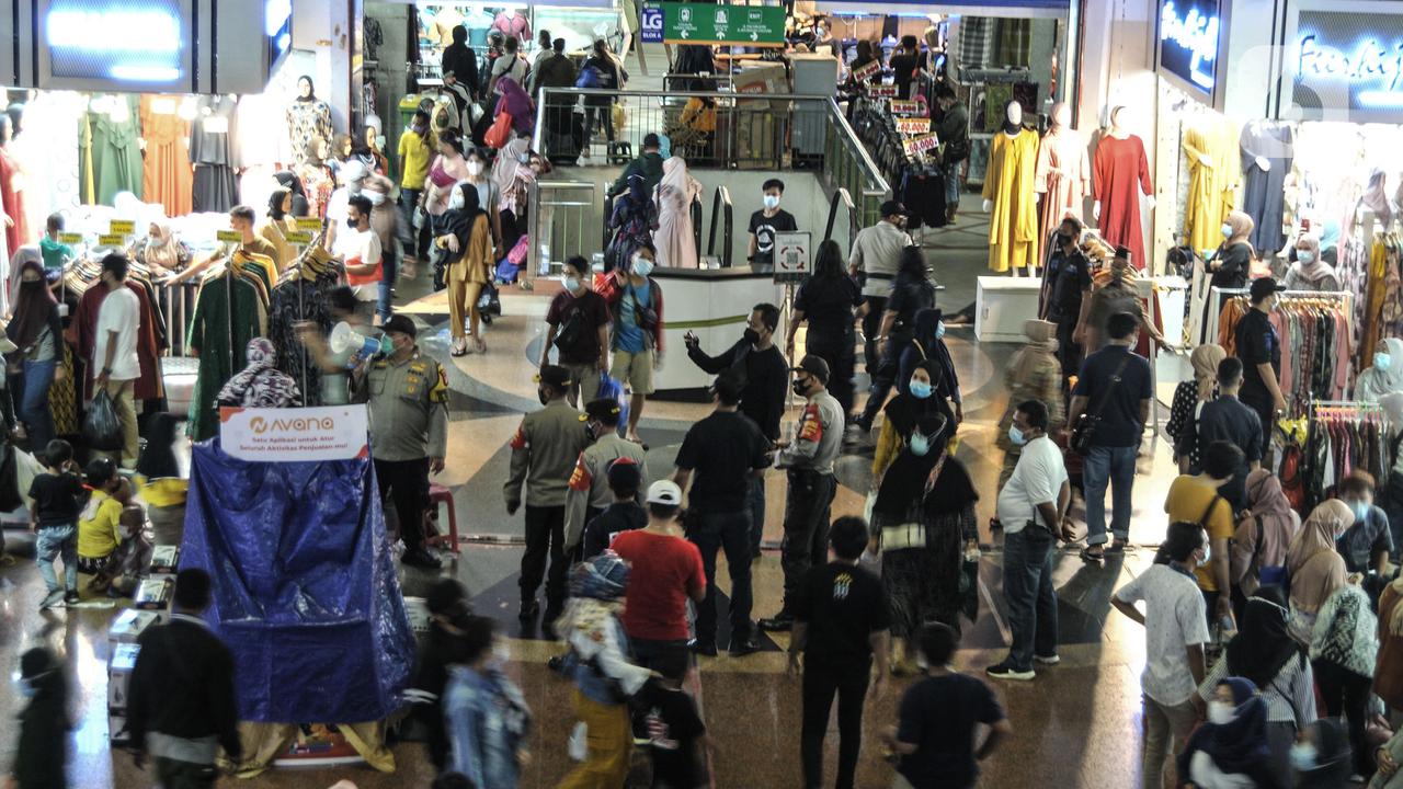 TNI-Polri Jaga Ketat Pasar Tanah Abang