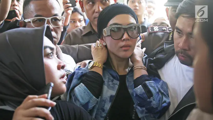 Jam Tangan Mewah Syahrini