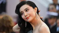 Aktris terkaya asal China, Fan Bingbing dikabarkan hilang sejak kasus penggelapan penggelapan pajak yang menimpa dirinya. Keberadaan Fan Bingbing sudah tak diketahui sejak akhir Juli 2018 lalu. (AFP PHOTO / Anne-Christine POUJOULAT)
