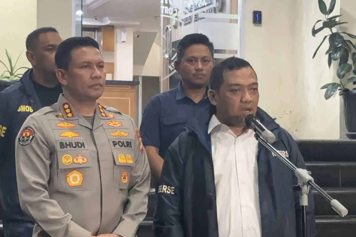 Direktur Reserse Kriminal Umum Polda Metro Jaya Kombes Pol Iman Imannuddin saat memberikan pernyataan kepada wartawan. (Liputan6.com/Ady Anugrahadi)