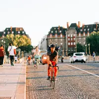 Olahraga mampu meningkatkan kesehatan dan kecerdasan seseorang. (Foto: Unsplash/Eddie Junior)