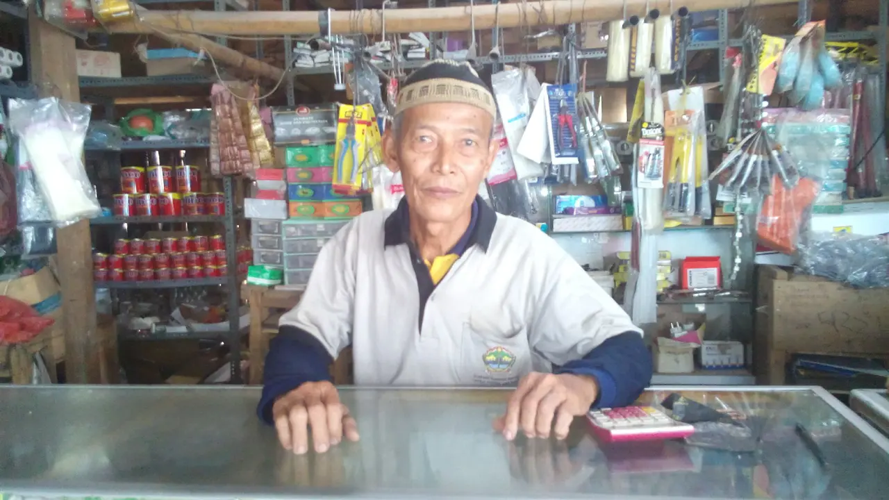 Kakek Bertongkat anti balapan liar