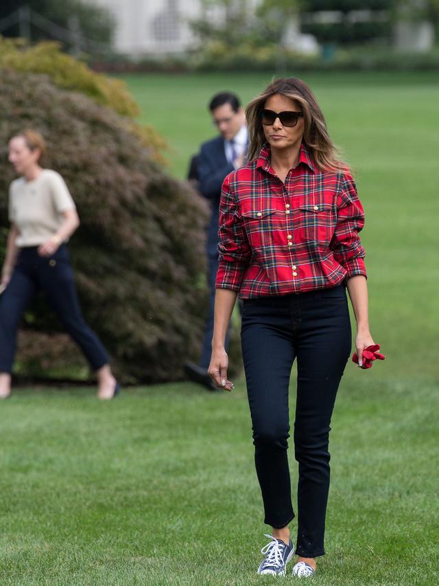 Melania Trump Berkebun di Gedung Putih