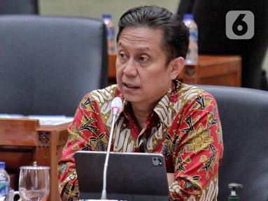 Menteri Kesehatan Budi Gunadi Sadikin mengikuti rapat kerja dengan Komisi IX DPR di Kompleks Parlemen Senayan, Jakarta, Rabu (30/11/2022). Dalam raker tersebut membahas mengenai peningkatan capaian bulan Imunisasi Anak Sekolah (BIAS) dan Bulan Imunisasi Nasional (BIAN), program penguatan pelayanan kesehatan rujukan, serta penguatan pelayanan kesehatan primer melalui pemindaian dan revitalisasi fungsi puskesmas. (Liputan6.com/Angga Yuniar)
