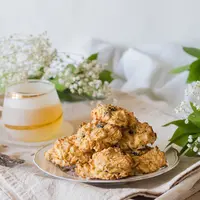 Ilustrasi Banana Oatmeal Cookies./Copyright shutterstock.com