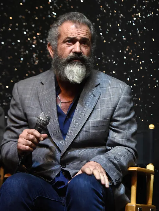 Melansir People.com, Mel mengatakan bahwa dirinya tidak merasa khawatir ataupun cemas untuk menghadapi kelahiran anaknya nanti. Meski ini anak pertama bersama Ross, namun sebenarnya ini merupakan anak ke-9 nya. (AFP/Bintang.com)