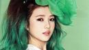 Penampilan merupakan salah satu hal yang penting bagi seorang idol K-pop. Salah satunya adalah dengan mewarnai rambut mereka. Beberapa di antara mereka pernah mewarnai rambutnya menjadi hijau. (Foto: redvelvet.wikia.com)