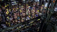 Gambar yang diambil pada 21 Juli 2016 memperlihatkan lapangan basket di dalam penjara kota Quezon digunakan untuk menampung para pengedar dan pemakai narkoba di Manila, Filipina. (AFP PHOTO/Noel CELIS)