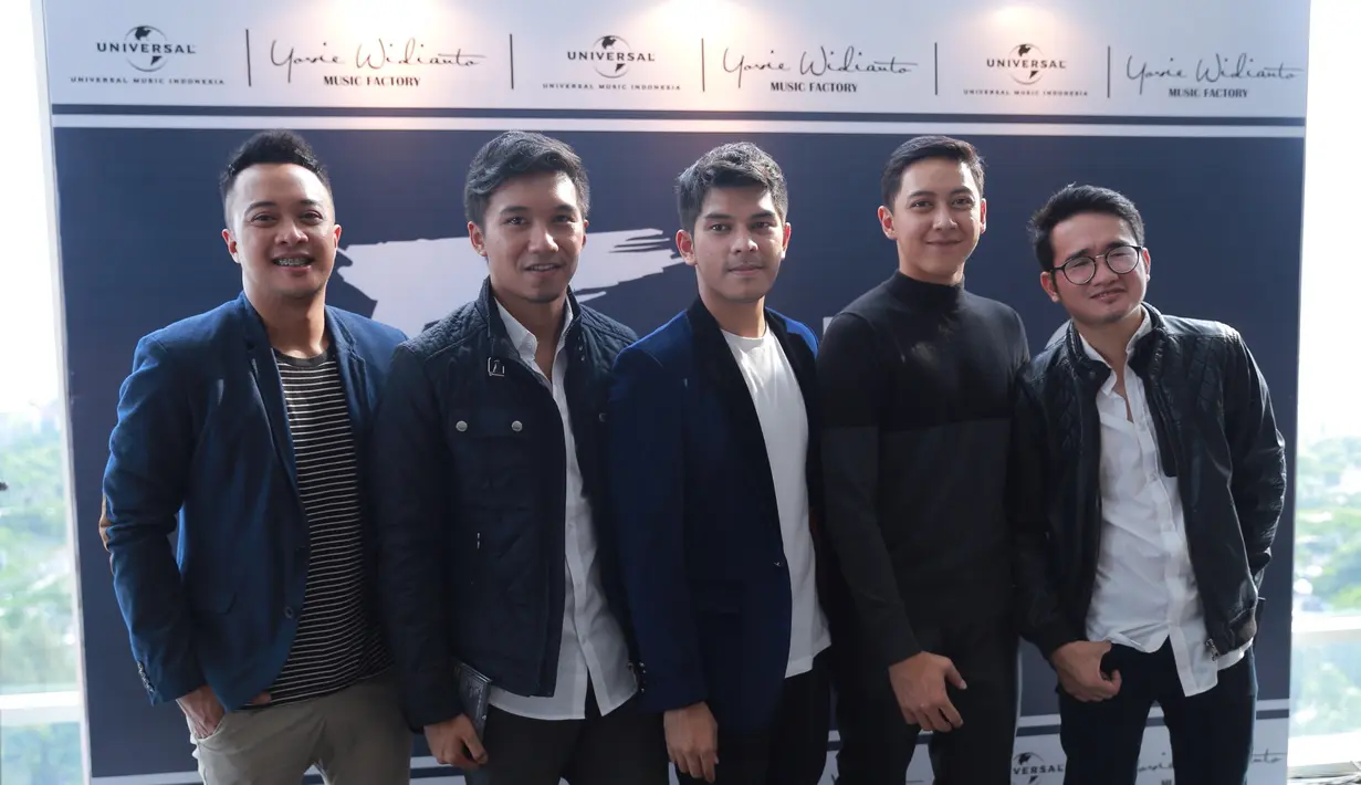 Hal yang sama dialami Gusty dan Patudu. Mereka tidak hanya menyuguhkan lagu-lagu cinta. Di albumnya ini, ia mengerjakan dengan sentuhan perasaan agar bisa mewakili perasaan yang mendengarkannya. (Galih W Satria/Bintang.com)