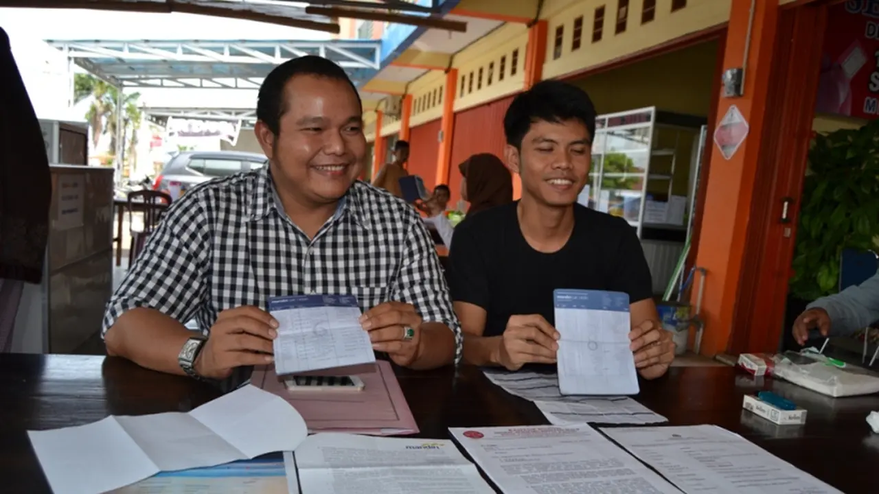 Nasabah Bank Mandiri Cabang Bengkulu yang kehilangan uang saat melakukan transaksi via M-Banking (Liputan6.com/Yuliardi Hardjo Putro)  