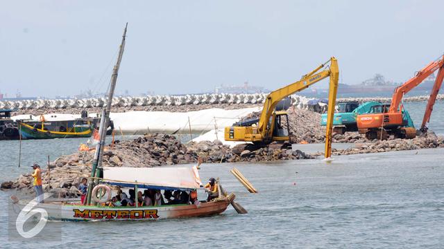 20160316-Penimbunan-Material-Padat-Pantai-Teluk-Jakarta-HA