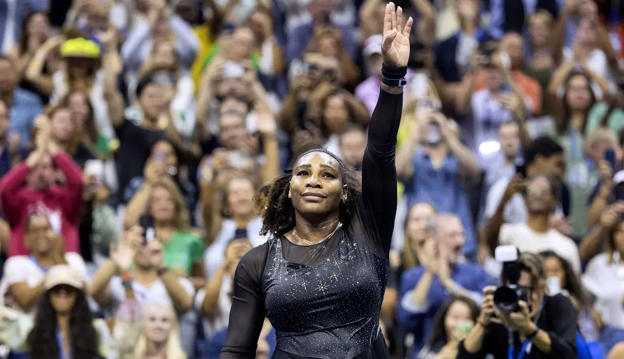 <p>Serena Williams takluk di hadapan Ajla Tomljanovic asal Australia pada laga putaran ketiga US Open 2022, Sabtu (03/09/2022) pagi WIB. (AFP/Corey Sipkin)</p>