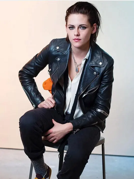 Mengetahui kabar tersebut, Kristen pun tak tinggal diam. Lewat pengacaranya, ia memberikan peringatan kepada semua situs yang menyebarkan untuk menghapusnya. Kalau tidak, ia akan menyeretnya ke jalur hukum. (Instagram/kristenstewart)